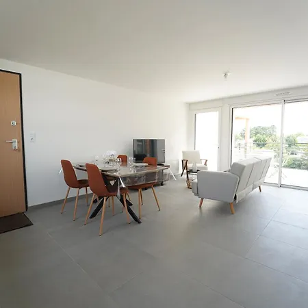 Bel Neuf Dans Le Centre Des Herbiers Au 2eme Etage