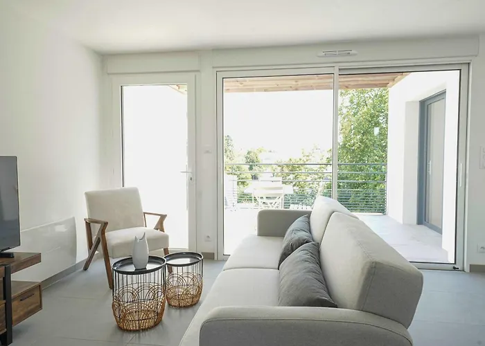 Appartement Bel Neuf Dans Le Centre Des Herbiers Au 2ème étage *