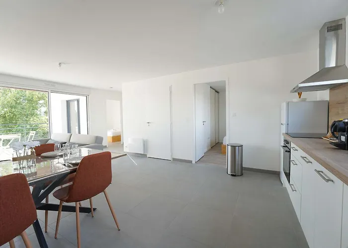 Bel Neuf Dans Le Centre Des Herbiers Au 2ème étage Appartement *