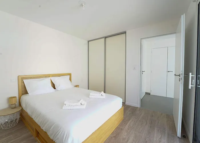 Bel Neuf Dans Le Centre Des Herbiers Au 2ème étage *